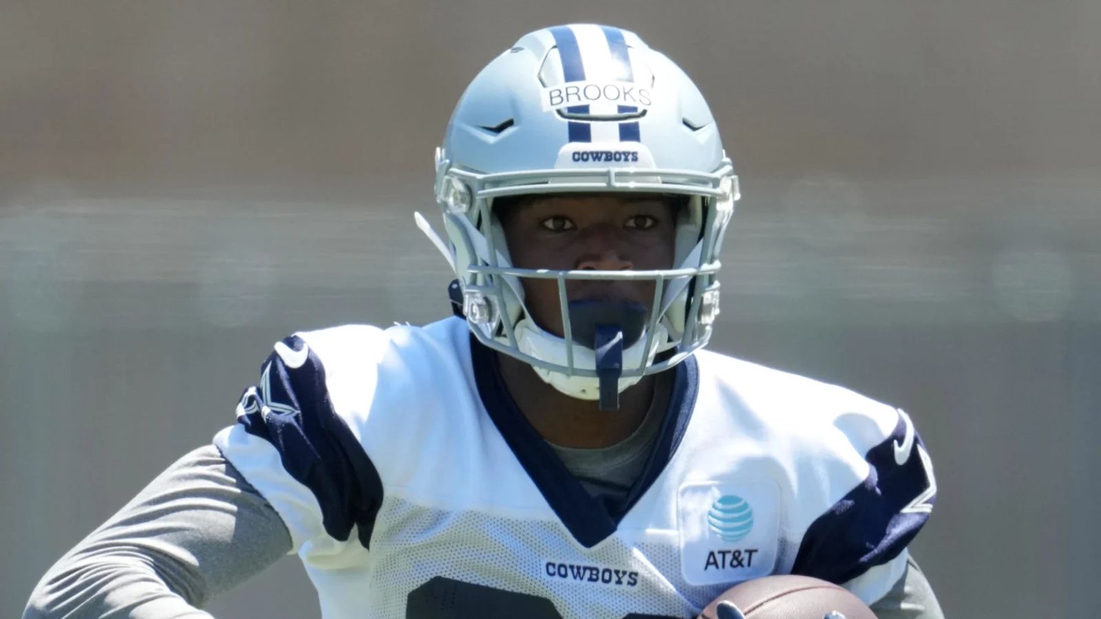 2 Dallas Cowboys wide receivers that could surprise in training camp